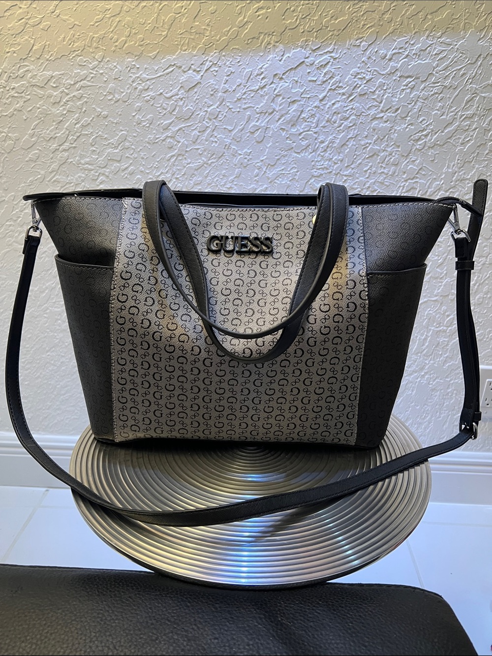 GUESS NWOT XL Black and Gray Monogram Tote with Shoulder Strap - Picture 2 of 9